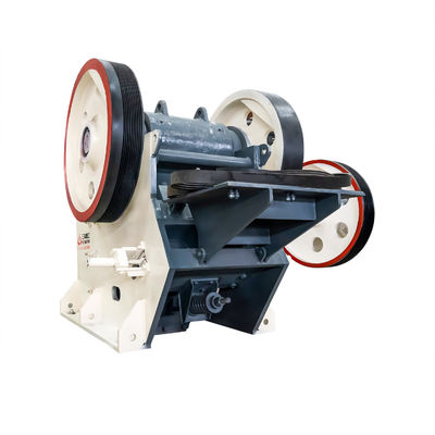 Máquina de trituração móvel de mandíbulas pequenas 100 200 Tph Com tamanho de alimentação de 600 mm